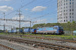 Siemens Vectron 193 520-4 durchfährt am 27.04.2023 den Bahnhof Pratteln.