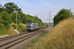 Railpool 193 995-8 erreicht mit einem KV-Zug Oberdachstetten in Richtung Würzburg.