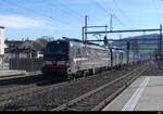 D-Dispo -(SBB + MRCE) Loks 91 850 6 193 657-4 + 91 80 6 19*3 718 vor Güterzug bei der durchfahrt im Bhf.