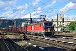 193 747 fährt mit einem Güterzug durch Usti nad Labem Strekov gen Melnik.