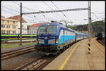 CD Vectron 193298 wartet hier am 10.6.2024 um 10.32 Uhr im Hauptbahnhof von Usti nad Labem mit einem EC auf die Weiterfahrt nach Prag.