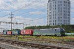 Siemens Vectron 193 256-5 durchfährt am 25.05.2023 den Bahnhof Pratteln.