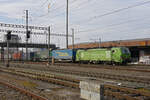 Siemens Vectron 193 281-3 durchfährt am 16.02.2023 den Bahnhof Pratteln.