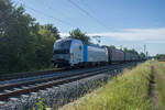 193 995-8 mit einem Güterzug gesehen am 17.07.2024 bei Thüngersheim.