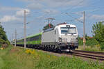 Noch ganz in weiss führte 193 242 der ELL den FLX 1243 nach Stuttgart umleitungsbedingt über Dessau Richtung Halle(S). Fotografiert am 11.08.24 in Greppin.