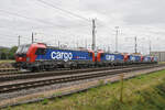 Am 26.08.2024 stehen fünf Fabrikneue Siemens Vectron für SBB Cargo auf einem Abstellgleis beim badischen Bahnhof.