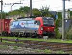 SBB - Lok 91 80 6 193 462-9 mit Güterzug unterwegs in Pratteln am 2024.09.30 ... Standort des Fotografen ausserhalb der Geleise auf der Strasse