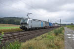 193 806-7 mit einem Aufliegerzug am 12.09.2024 bei Kerzell.