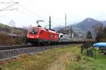 Die Rail Cargo Hungaria 1116 014 sowie die 193 139 von SBB Cargo International brachten am 29.11.2024 einen Kohleganzzug von Tarvisio Boscoverde nach Linz Stahlwerke und warten hier in Losenstein auf