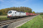 193 960-2 mit einem Containerzug am 16.10.2024 bei Retzbach-Z.