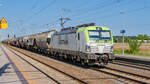 91 80 6193 894 mit einem Getreidezug am 24.08.2024 im Bahnhof Rodleben.