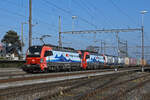 Doppeltraktion, mit den Siemens Vectron 193 477-7 und 193 461-1 durchfährt am 05.02.2025 den Bahnhof Kaiseraugst.