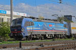 Siemens Vectron 193 516-2 durchfährt am 05.10.2024 den Bahnhof Pratteln.