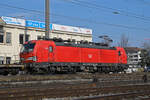 Siemens Vectron 193 346-4 der DB durchfährt am 20.02.2025 den Bahnhof Pratteln.