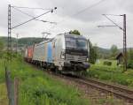 Sicher muss man sich auch im Maintal an den Anblick der neuen Vectrons gewhnen: 193 801-8 mit Containerzug in Fahrtrichtung Norden. Aufgenommen am 23.05.2013 in Wernfeld.