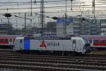 DIe Vectron-Lokomotive 193 801-8 wurde von Railpool an die Firma retrack verliehen und steht am 18.12.2013 im Gleisvorfeld des Mannheimer Hauptbahnhofs.