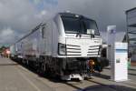 Die fabrikneue Vectron 193 970 ist zusammen mit der erst vor wenigen Tagen zugelassenen Diesel-Vectron 247 901 auf der Innotrans 2014 ausgestellt. 
(27.09.14)