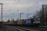 MRCE Dispolok/boxXpress.de X4E-851 (193 851) am 12.2.14 mit einem Containerzug in Duisburg-Neudorf am Abzw.Lotharstraße