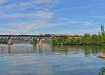 193 821 mit einem Containerzug am 22.07.2015 bei Regensburg-Prüfening.