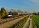 193 872 mit einem Kesselzug am 28.12.2015 bei Langenisarhofen.