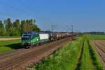 193 243 mit einem Kesselzug am 05.05.2016 bei Plattling.