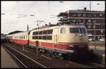 Auf dem Weg nach Hamburg ist hier am 9.8.1992 um 11.21 Uhr die 103223 mit dem IC 739 Teutoburger Wald in Osnabrück HBF angekommen.