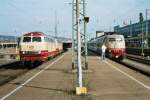 753 001 und 753 002 am 31.3.04 neben 103 184 mit dem QVC Zug in Saarbrcken.