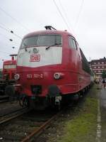 03.09.2006: Die orientrote Museumslok 103 101-2 (ehemalige Airport-Express-Lok) des Eisenbahnmuseums Darmstadt-Kranichstein prsentiert sich auf der Fahrzeugschau zum Osnabrcker Dampflokfest