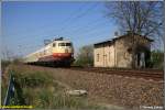 Highlight meiner Fototour an die KBS 500 am 24.04.08 war 103 222 des FTZ Minden, welche hier an diesem ehemaligen Blockwrterhaus bei Bornitz mit dem DB-Messzug in Richtung Riesa vorbeirauscht.