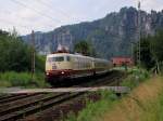103 235-8 zog am 1.7.2009 einen TEE-Sonderzug nach Bad Schandau durch Rathen.