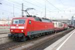 Die 103 132-7 wird am Nachmittag des 28.10.2009 von 120 154-0 mit 60 Km/h nach Dessau zum Verschrotten gefahren.