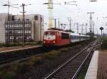 103 210-1 mit IR 2219 Nordeich Mole-Koblenz auf Duisburg Hauptbahnhof am 14-8-1999.