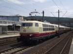 Als mein tausendstes Foto hier stelle ich meine absolute Lieblings Lok die BR 103 rein. Hier die 103 184-8 mit TEE Wagen in Heidelberg Hbf am 02.06.11