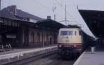 103196 ist am 25.4.1987 um 11.39 Uhr mit dem Intercity Diplomat in Osnabrück auf Gleis 2 eingefahren.