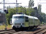 103 222 auf ihrer Rückfahrt Richtung Düsseldorf. Am haken hat sie 2 Schutzwagen und fährt gleich durch Korschenbroich.

Korschenbroich 17.07.2015