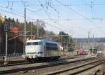 103 222 von Rail Adventure durchfhrt am 07.Mrz 2015 Lz den Bahnhof Kronach in Richtung Lichtenfels.