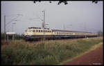 110442 erreicht hier am 3.10.1990 um 8.51 Uhr auf dem Weg nach Bebra den Haltepunkt Baumbach.