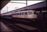 110460 steht hier am 18.2.1995 mit einem Interregio am Bahnsteig in Münster in Westfalen.