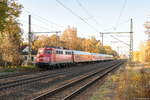 110 491-8 BahnTouristikExpress GmbH mit fünf Personenwagen in Friesack und fuhr weiter in Richtung Nauen. 06.11.2018