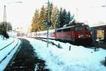 110 458 fhrt am Rosenmontag 2003 den einzigen n-Wagen-Zug auf der Strecke Titisee-Seebrugg,und zwar den durchgehenden RE nach Offenburg,der in der Fahrplanlage des IR Seebrugg-Norddeich fhrt.Dieser