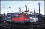 110357-1 fährt hier am 26.2.2002 um 12.58 Uhr aus Köln HBF weiter nach Köln Deutz.