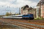 TRI 110 469-4 mit Fußballsonderzug Leerzug in Wuppertal Oberbarmen, am 22.04.2023.