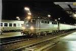 14.November 1990 stand E 3061 Laufweg Würzburg-Stuttgart mit 110 294-6 Bw TS1 kurz im Gleis 4 Hbf.Heilbronn ab dem 18.12.92 neurot mit Latz somit hatte Stuttgart keine 110er in Bügelfalte in Kobaltblau mehr