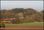 110 416-5 zog am Morgen des 26.10.2008 mit eine RB von Donauwrth nach Aalen. Aufgenommen in Aalen-Oberalfingen, kurz nach Verlassen des Goldshfer Bahnhofs. 