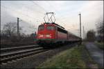 110 493 (9180 6110 493-4 D-DB) schiebt am Nachmittag des 01.12.2008 eine RB50  DER LNER  nach Mnster(Westf)Hbf.