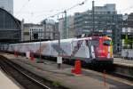 Drei Tage war der Show-Train in Frankfurt am Main zu Gast. Charakteristisch das  farbliche Auf- und Ab  im Design des Zuges.
(Aufgenommen am letzten Tag in FFM, 27.04.09).