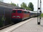Am 31.Mai 2009 kam die 110-352 mit einem bunten Sonderzug nach Hannover-Messe-Laatzen.