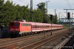 110 243-3 (DB) fhrt am 5. September 2010 um 17:21 Uhr mit dem DZ 2709 durch Duisburg Groenbaum