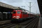 110 500 mit einem RE aus Minden in Hannover HBF am 12.11.2010.