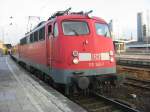 So viel Glck muss man haben 110-390 mit einem Autozug von Dortmund nach Narbonne (Franzsischspanischgrenze)am 4.1.2006 in Dortmund am Autozuggleis.